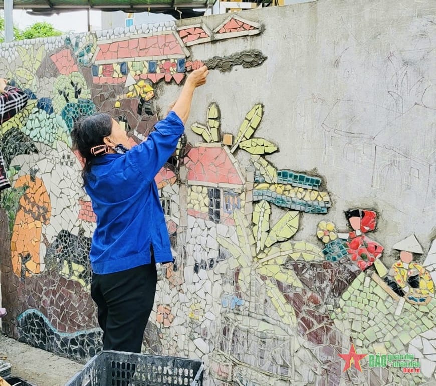 làm tranh từ phế liệu