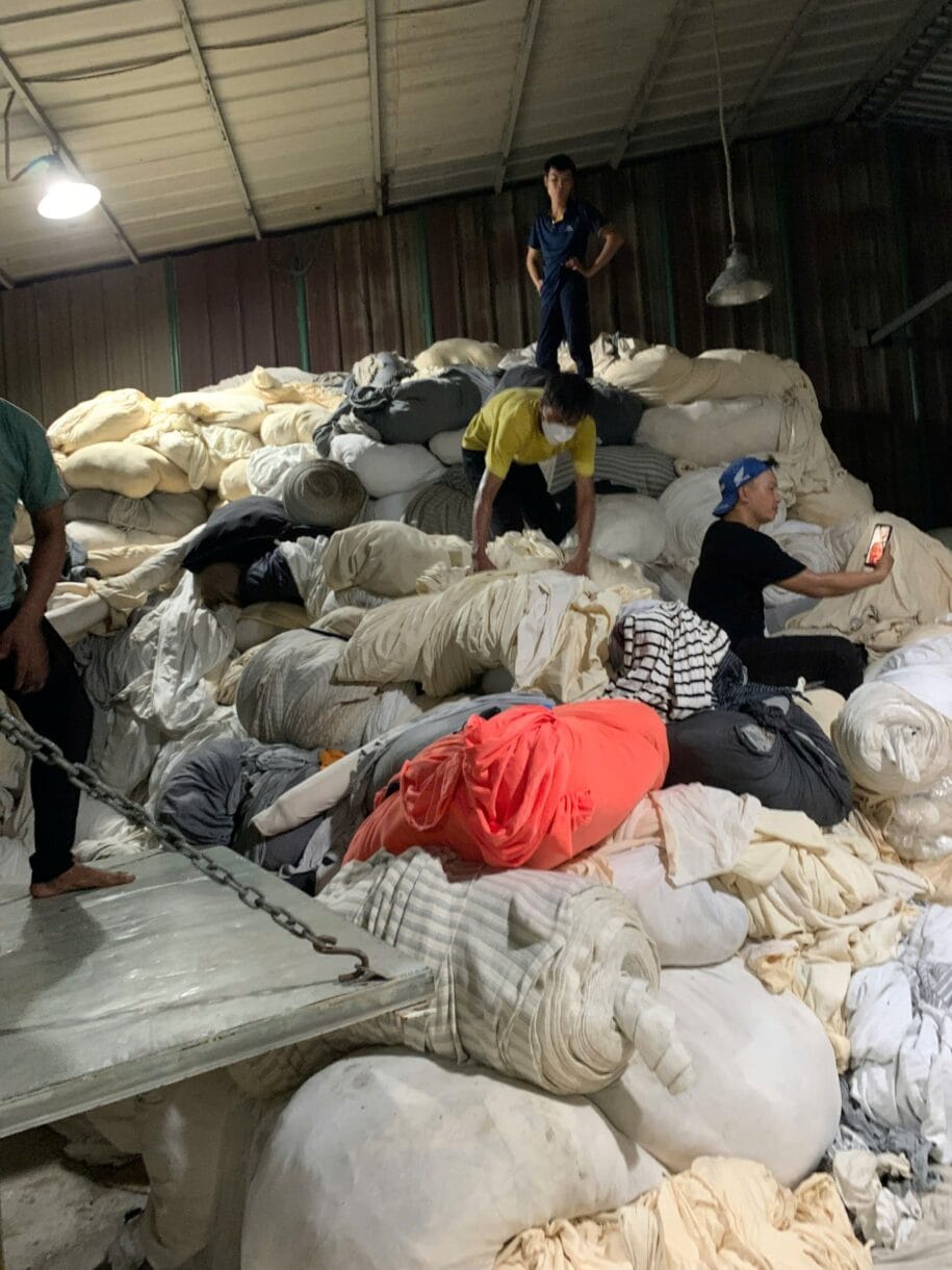 Thu mua vải vụn đốt lò